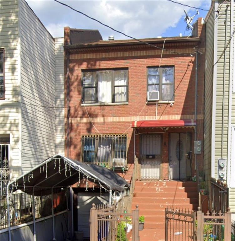 121 Montauk Avenue Property Photo 1