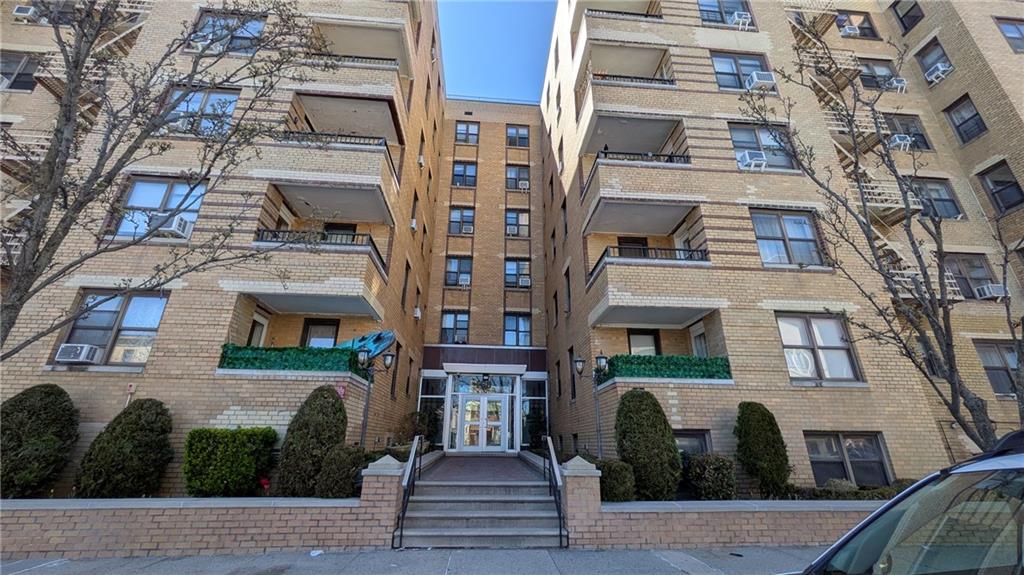 150 West End Avenue 4S Property Photo 1
