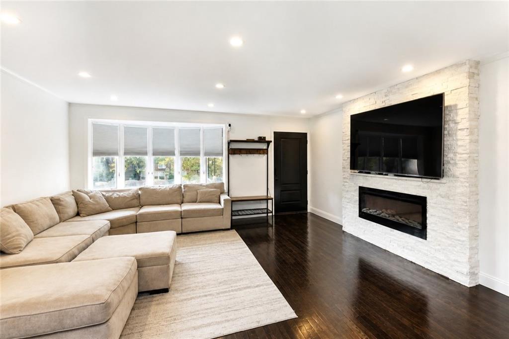 2745 Mill Avenue Property Photo 4