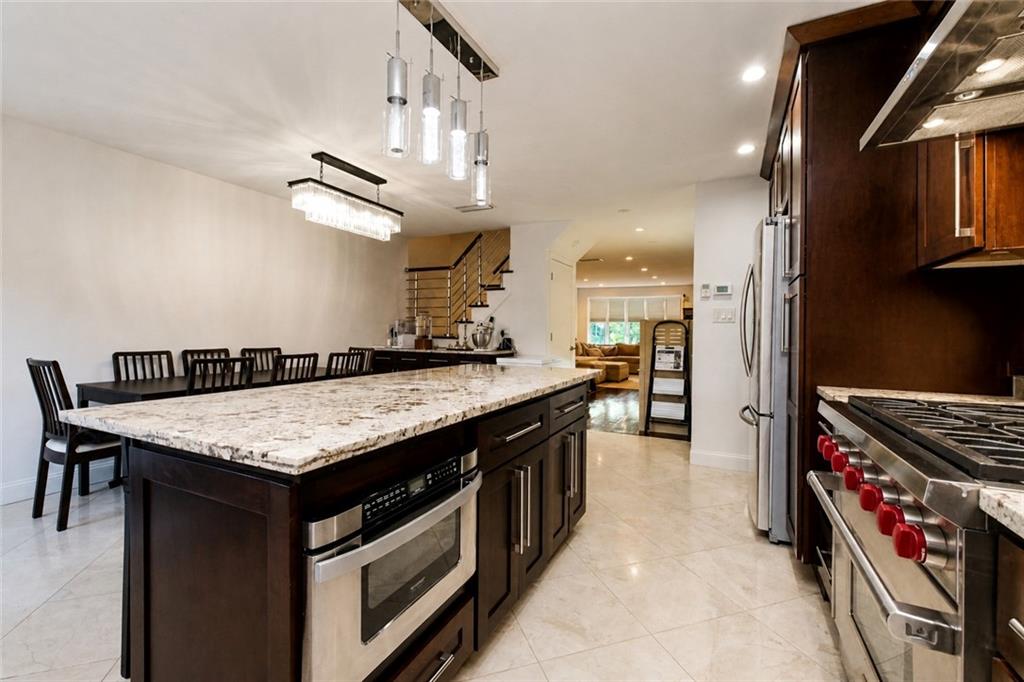 2745 Mill Avenue Property Photo 11