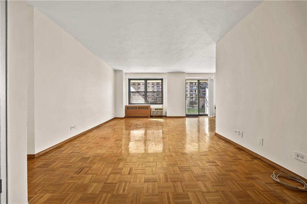 501 Surf Avenue N1 Property Photo 7