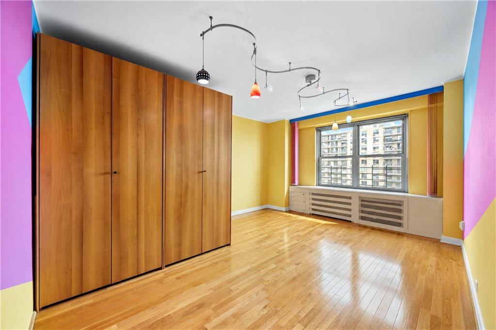 601 Surf Avenue 18e Property Photo 18