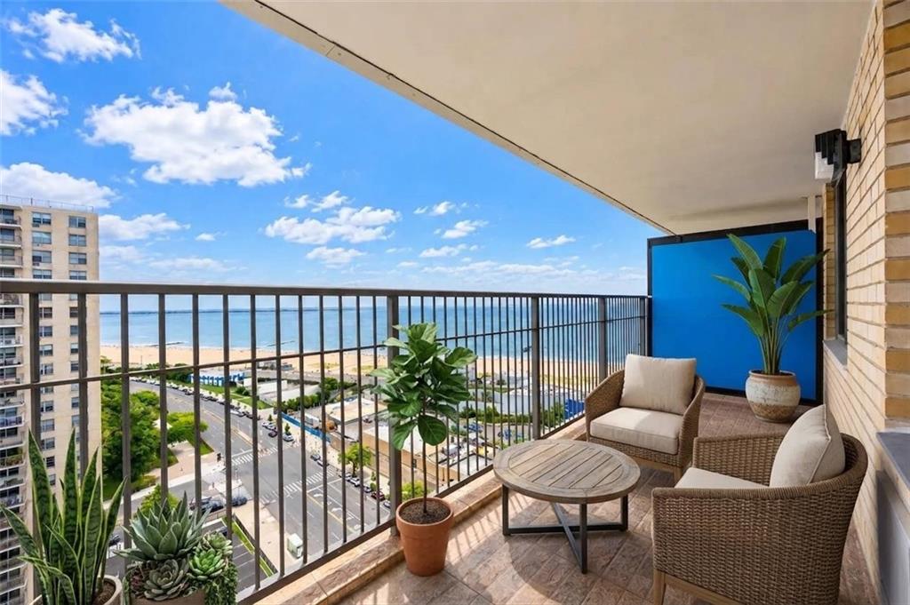601 Surf Avenue 18e Property Photo 21