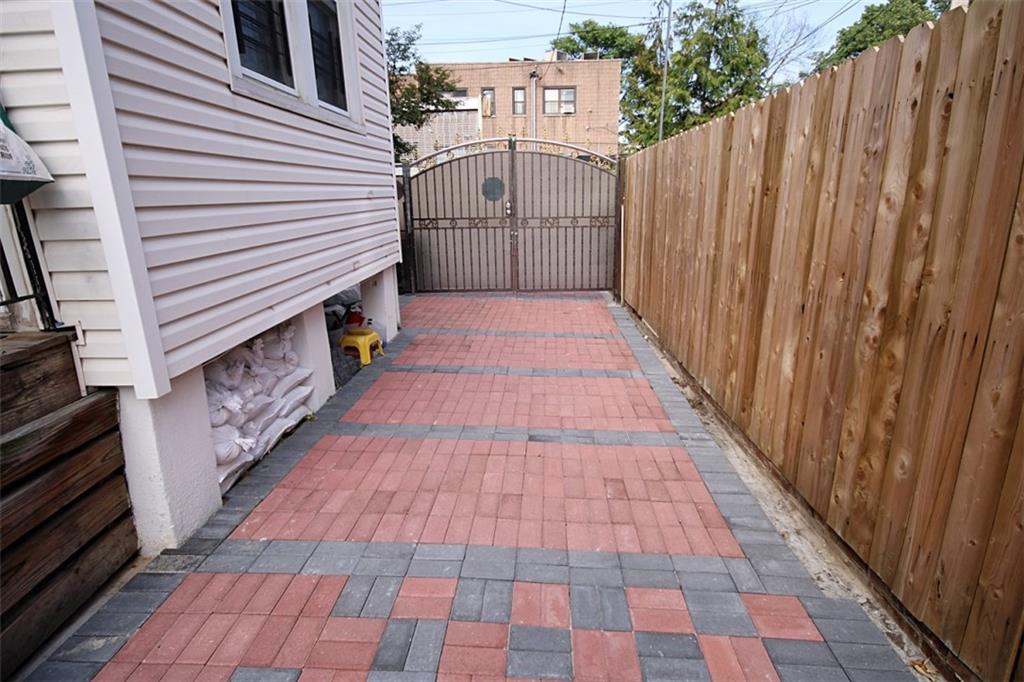 12 Irving Place Property Photo 2