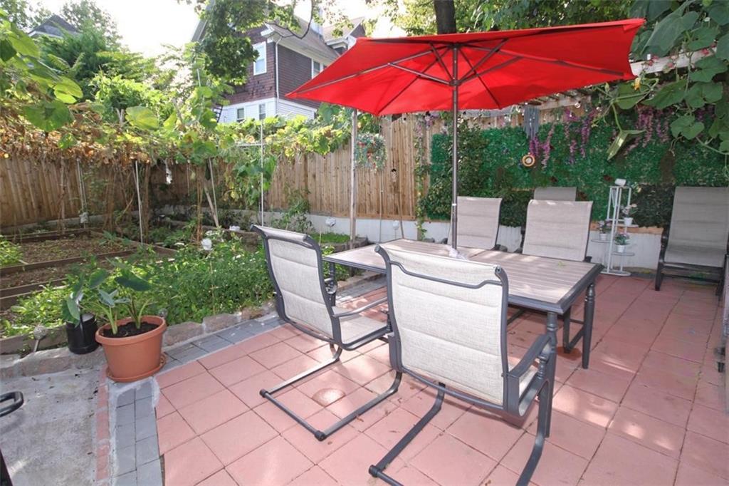 12 Irving Place Property Photo 4