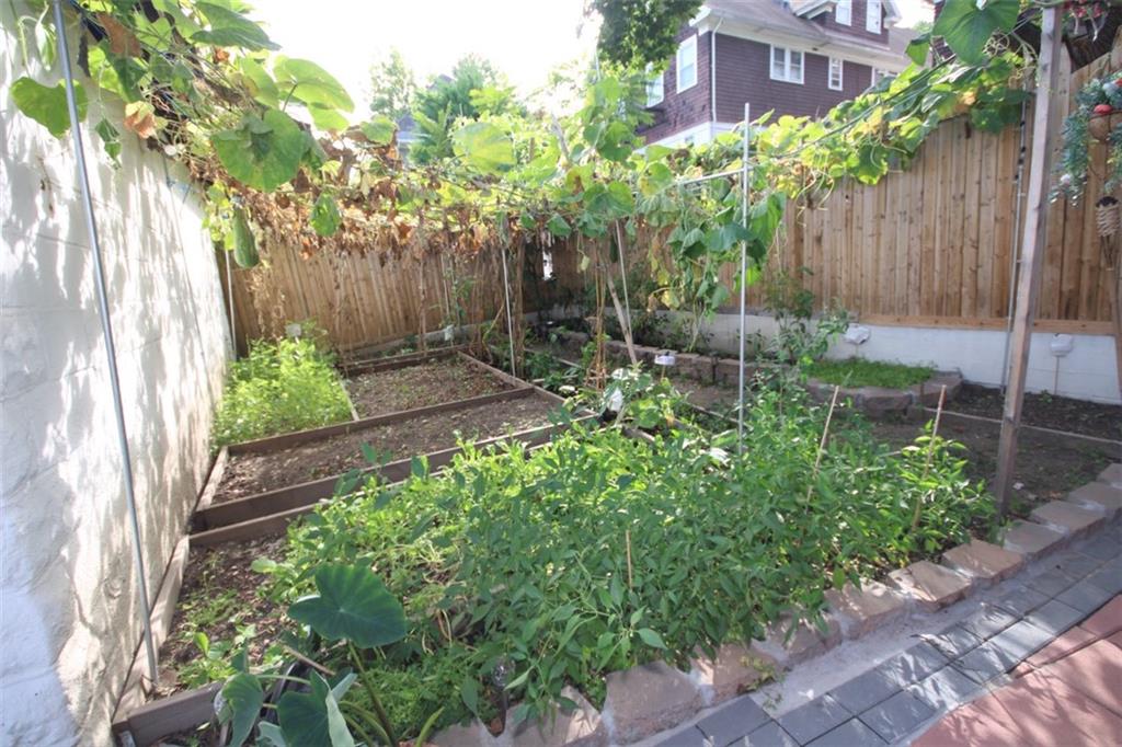 12 Irving Place Property Photo 5