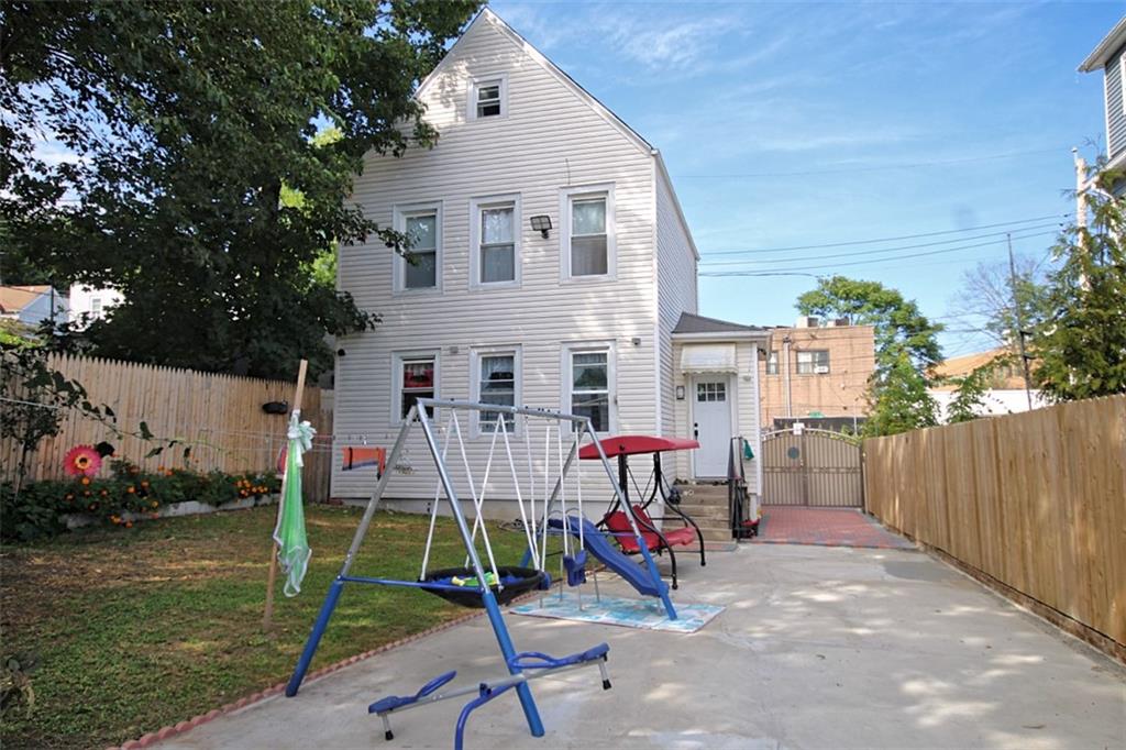 12 Irving Place Property Photo 6
