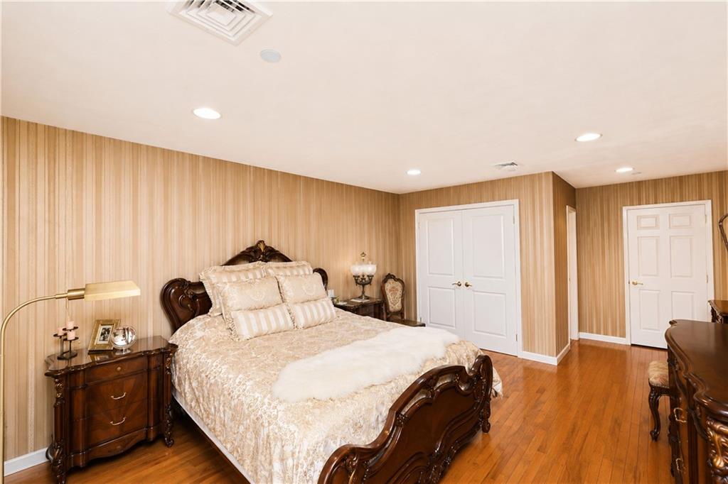 52 92nd Street 2c Property Photo 12