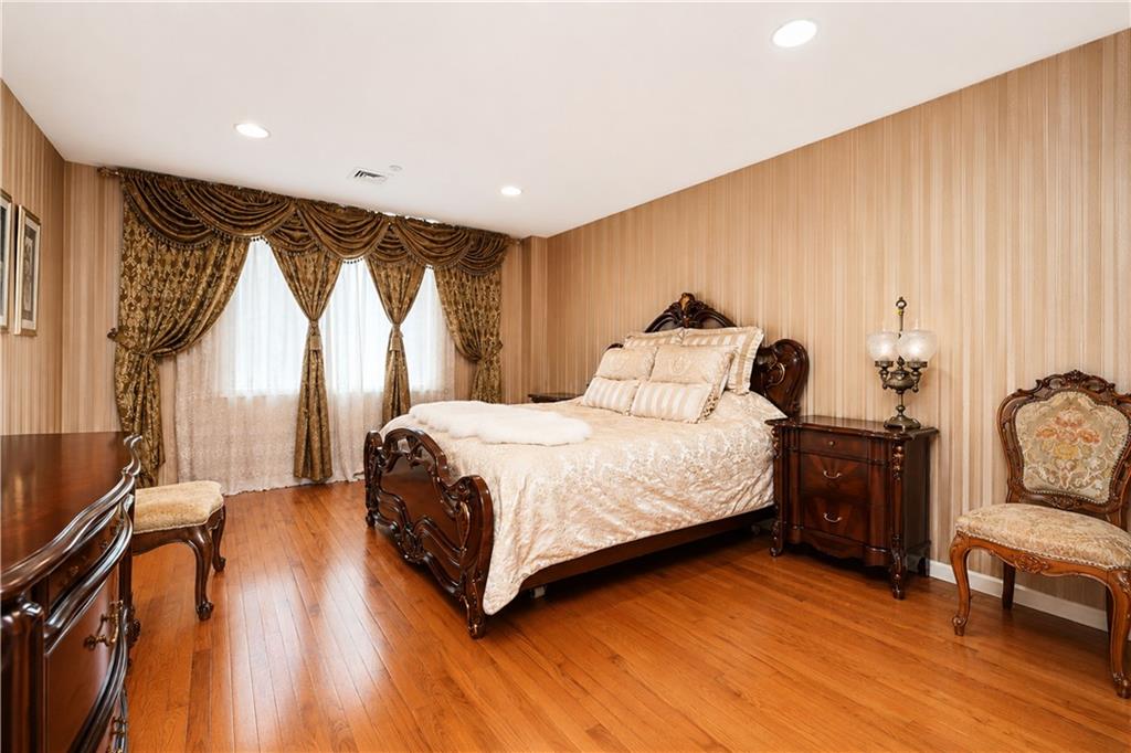 52 92nd Street 2c Property Photo 13