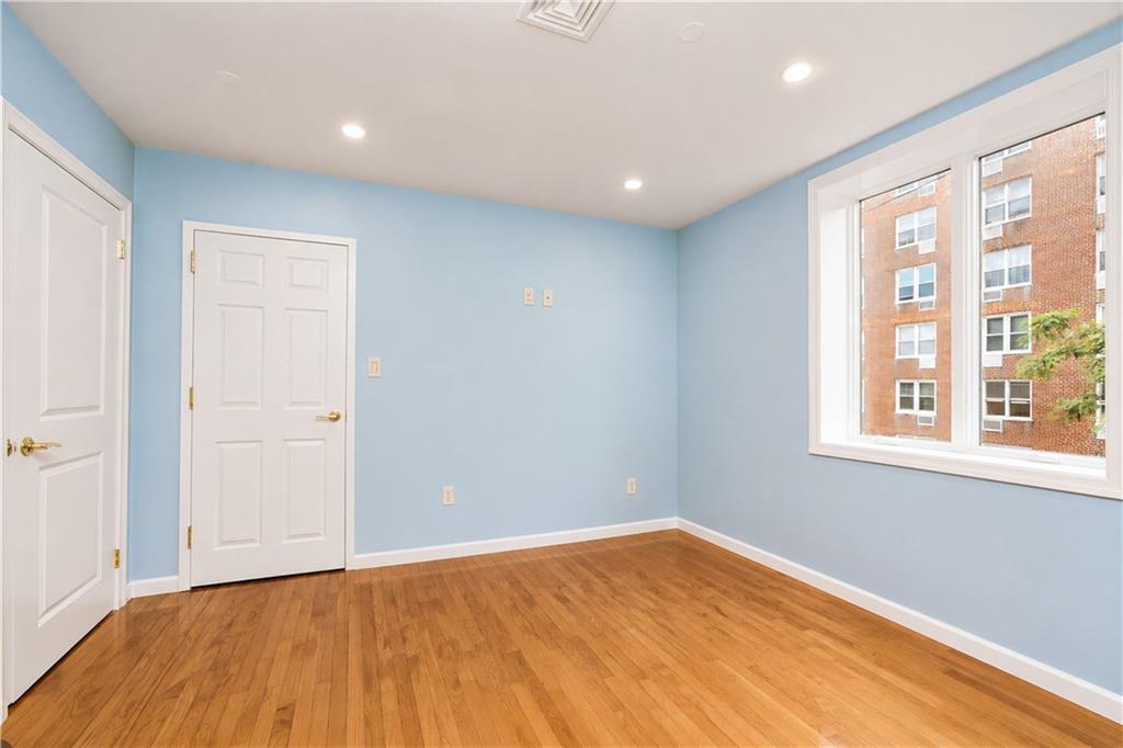 52 92nd Street 2c Property Photo 16