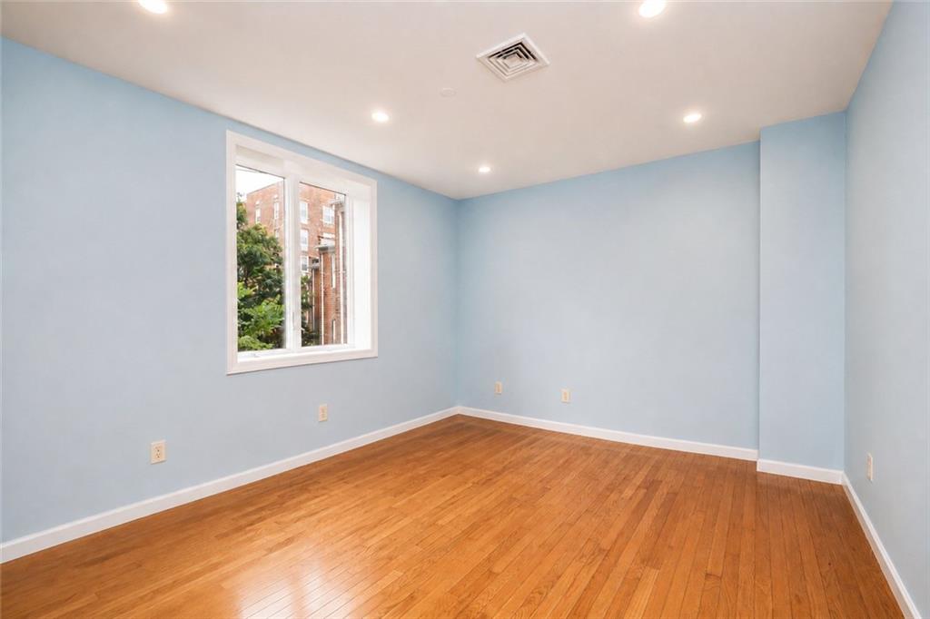 52 92nd Street 2c Property Photo 17