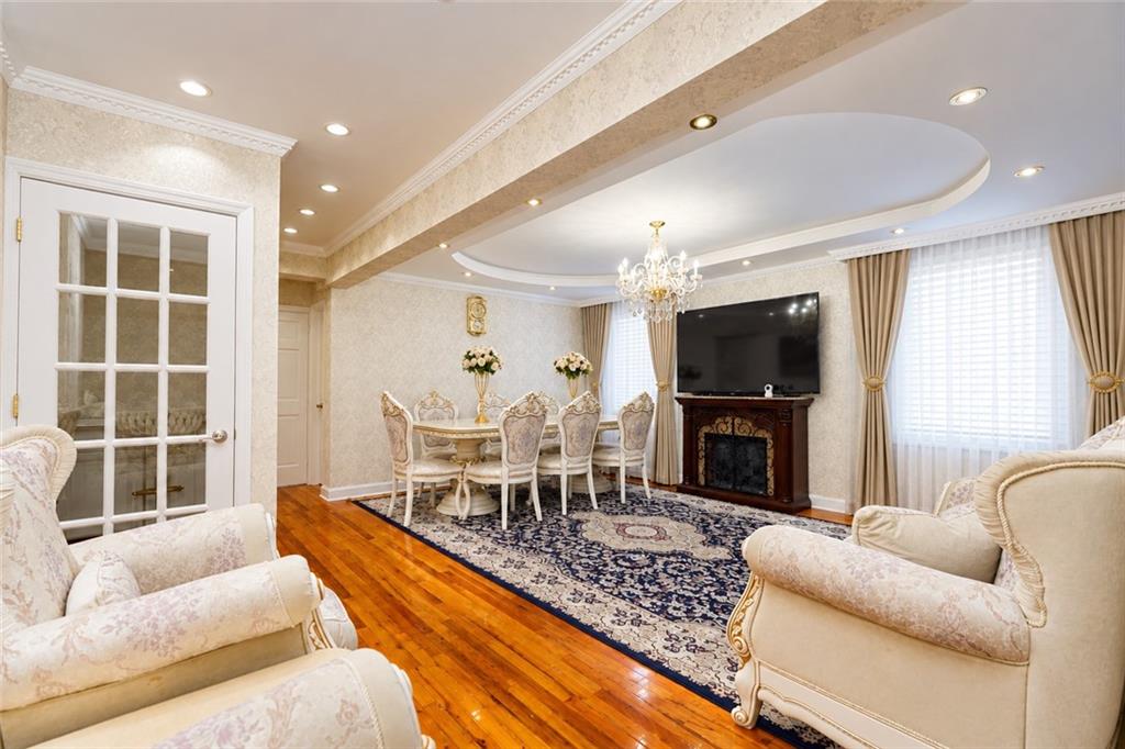 2435 Haring Street 4H Property Photo 1