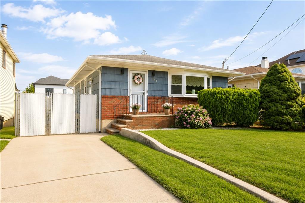 944 Rensselaer Avenue Property Photo 1