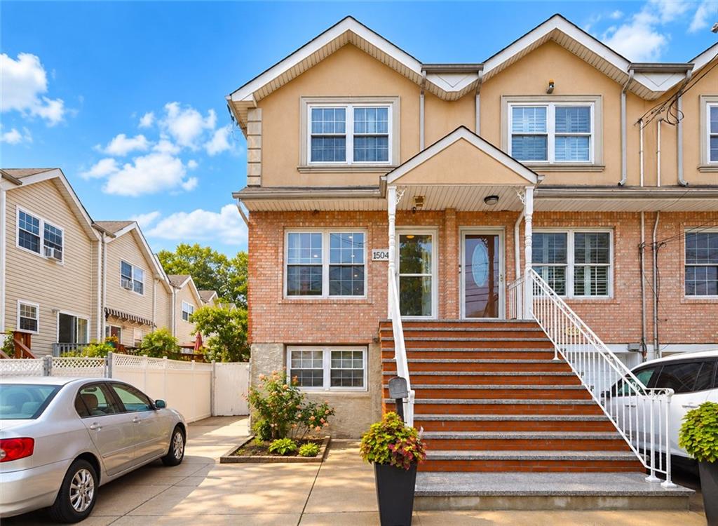 1504 Castleton Avenue Property Photo 1