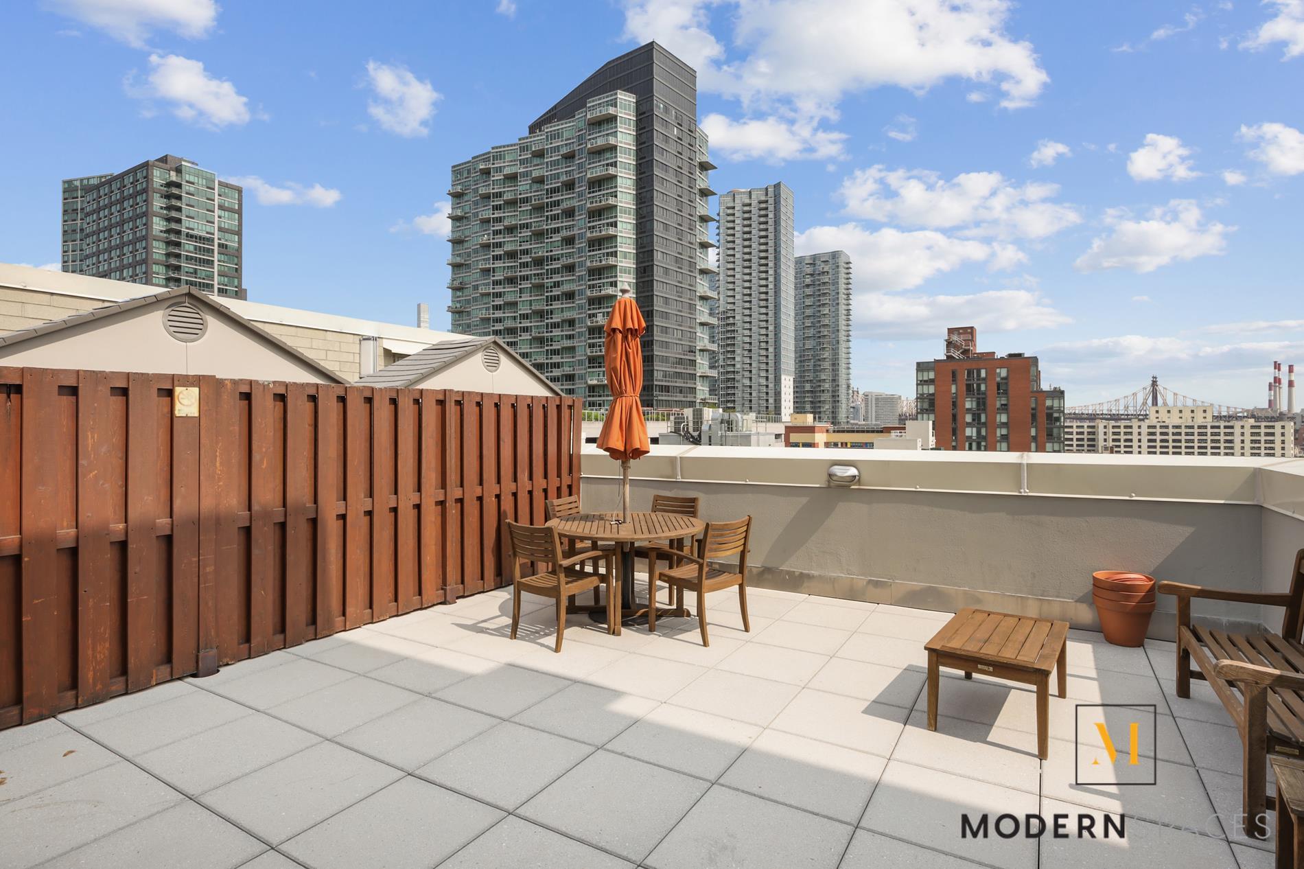 Large 2-bed/ 2-bath By Lic Waterfront Property Photo 6