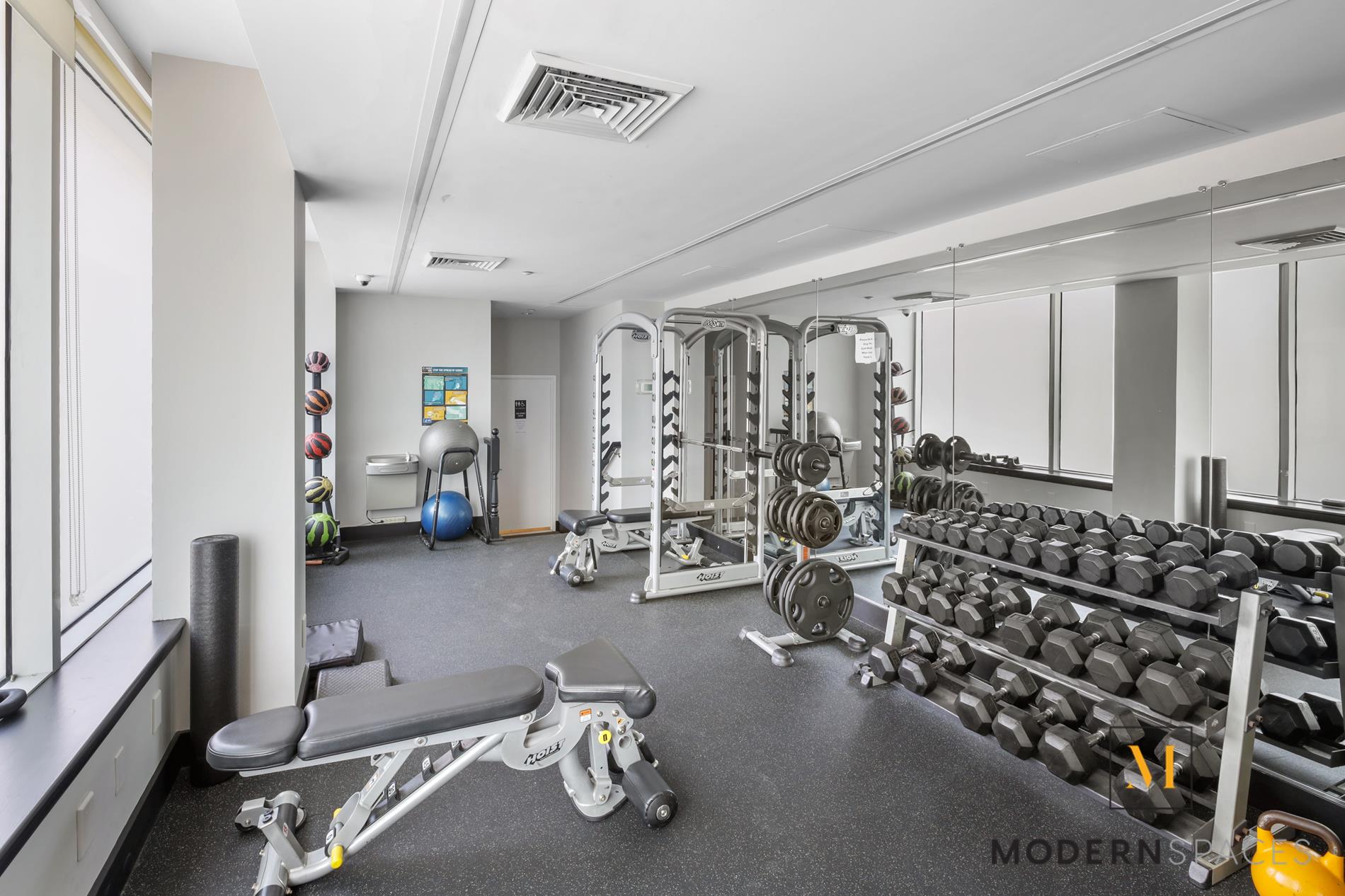 Large 2-bed/ 2-bath By Lic Waterfront Property Photo 16