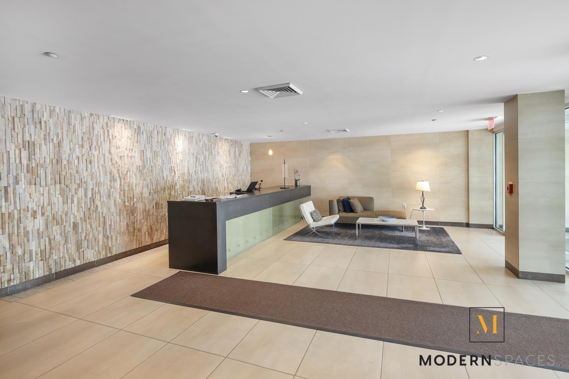 Large 2-bed/ 2-bath By Lic Waterfront Property Photo 17