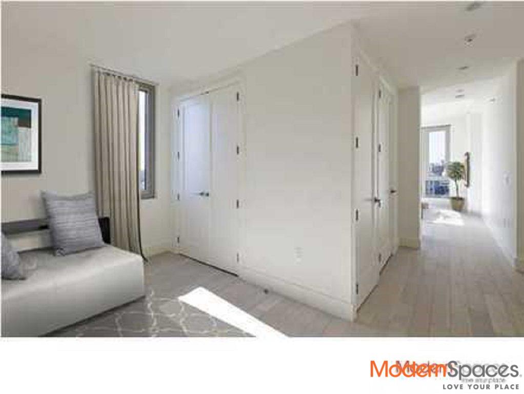 44-15 Purves Street Property Photo 5