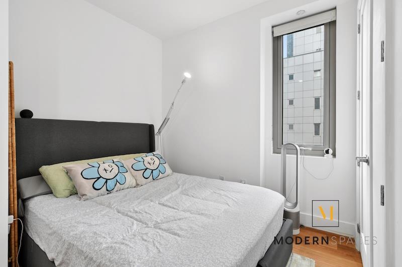 44-15 Purves Street Property Photo 8