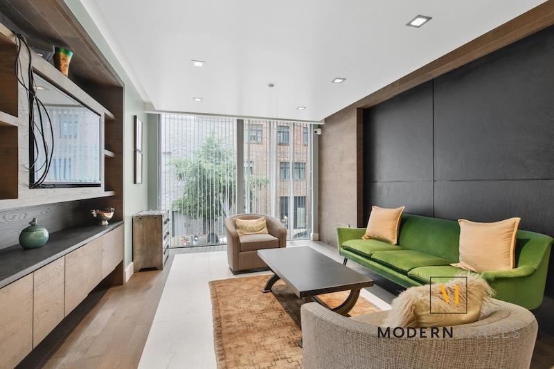 44-15 Purves Street Property Photo 17