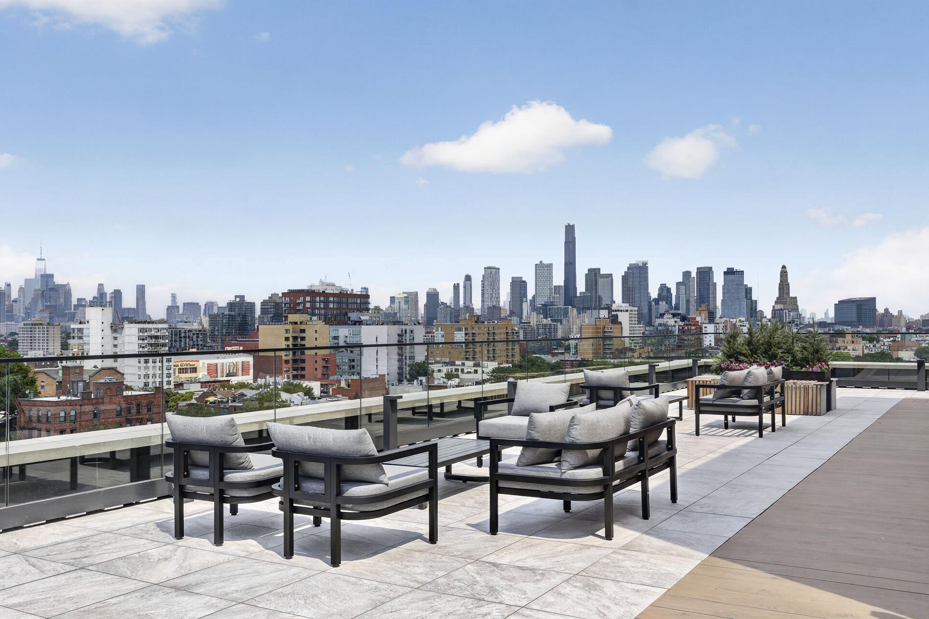 445 5th Avenue Property Photo 18