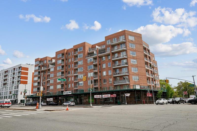 6314 Queens Blvd Property Photo 1