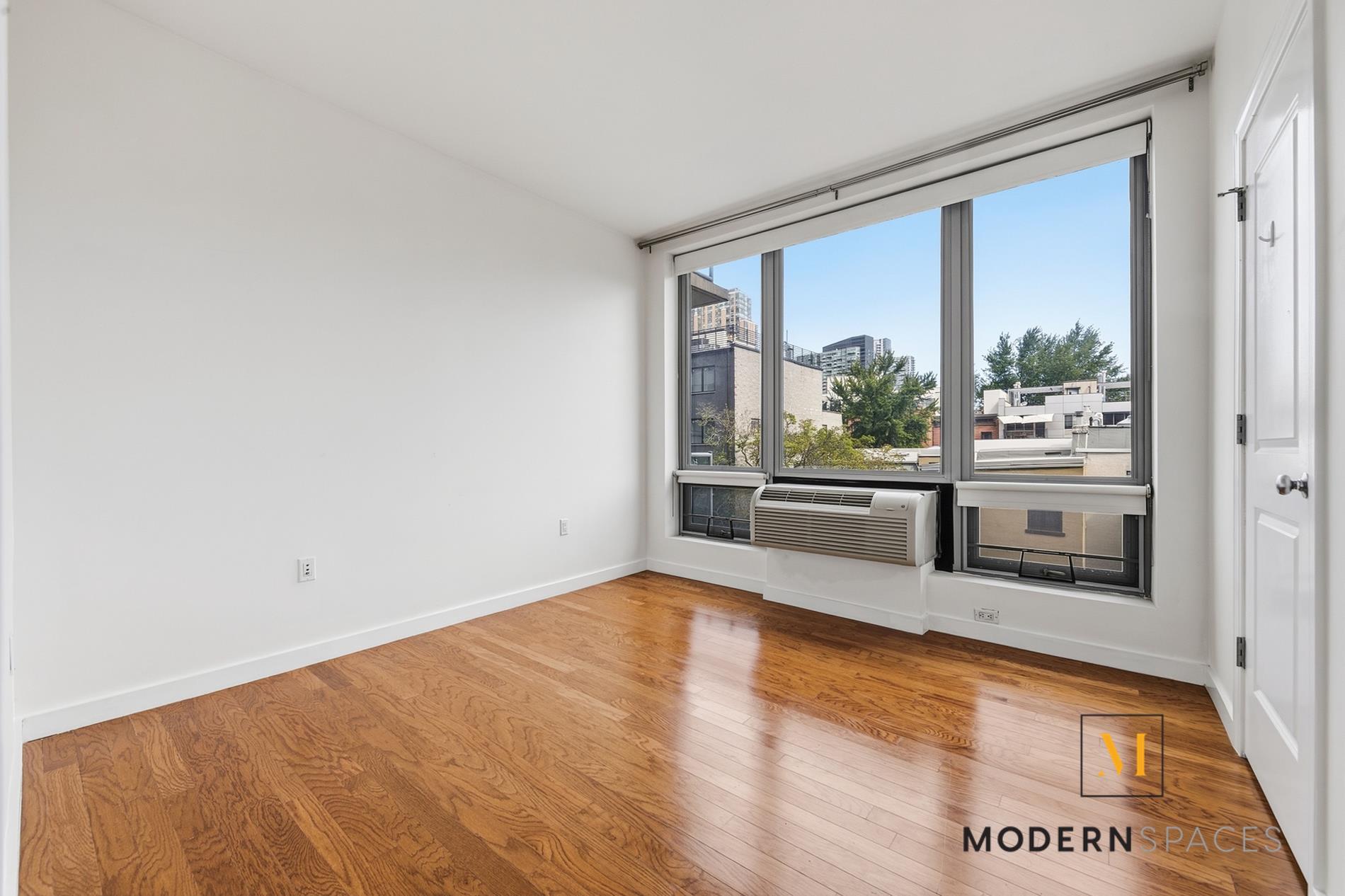 5-49 Borden Avenue Property Photo 7