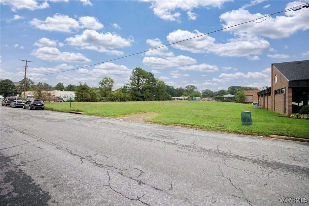 6504 Dickens Pl Property Photo 4