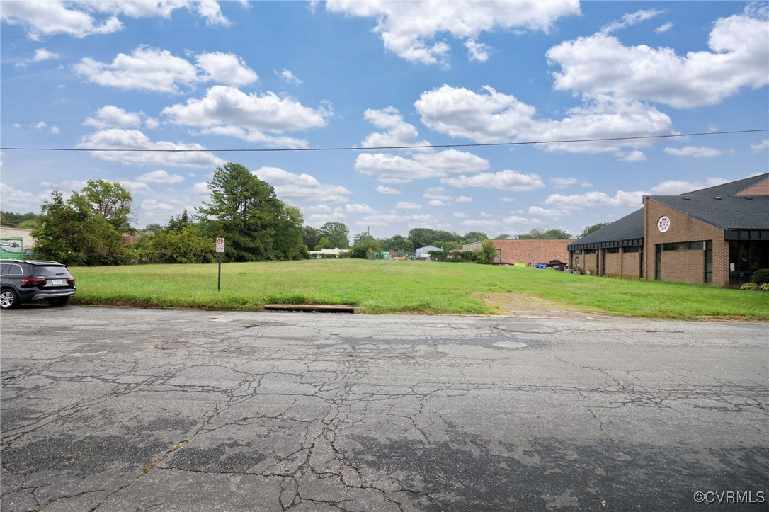 6504 Dickens Pl Property Photo 5
