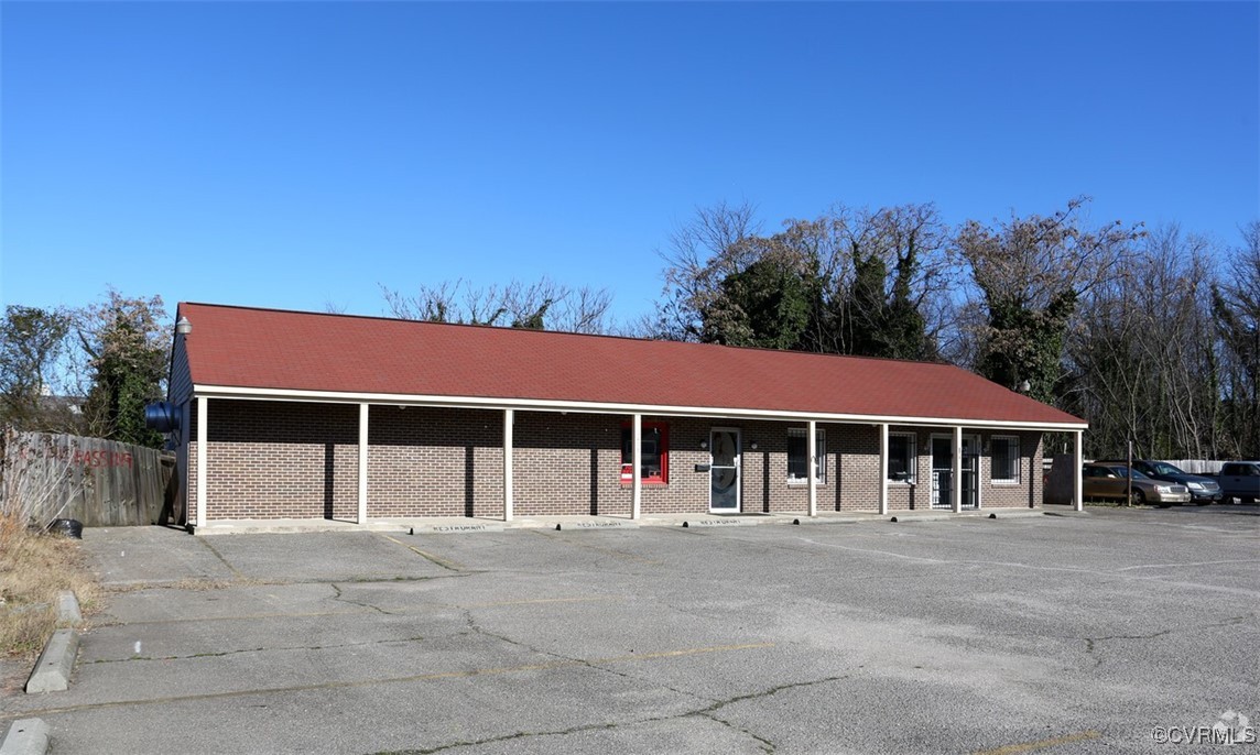 2019 E Washington St Property Photo 1