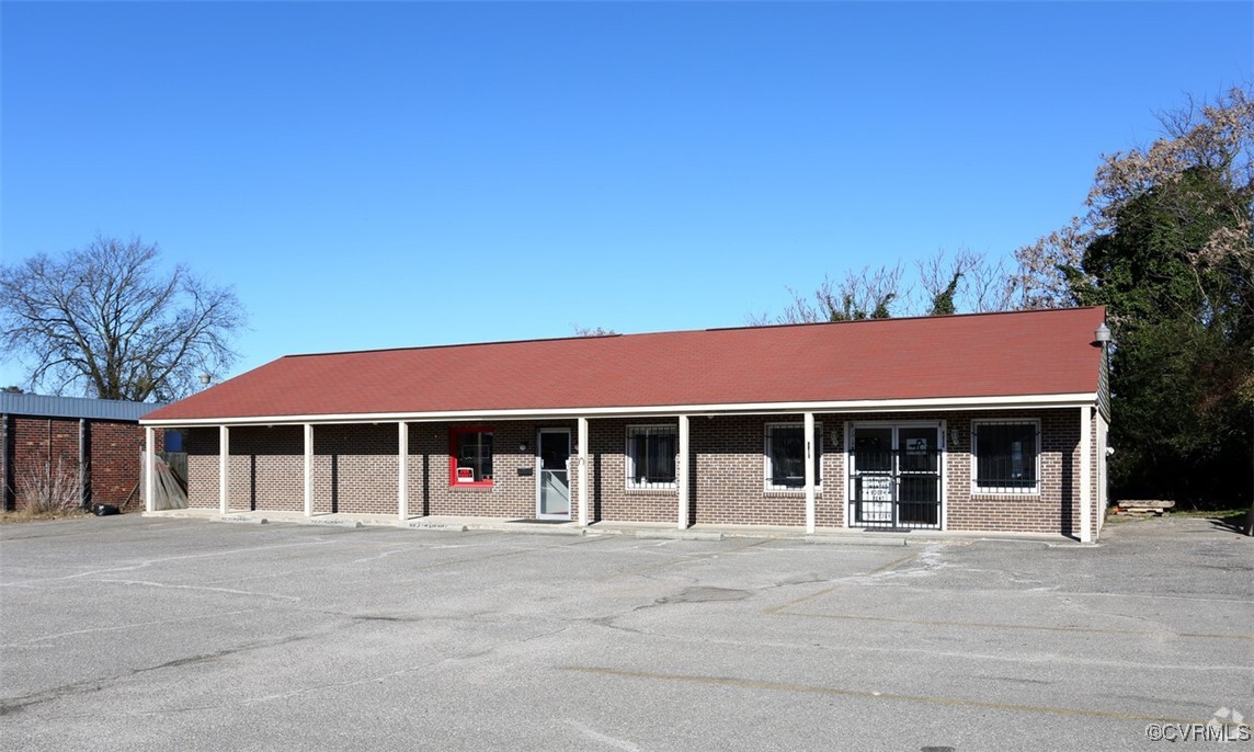 2019 E Washington St Property Photo 3