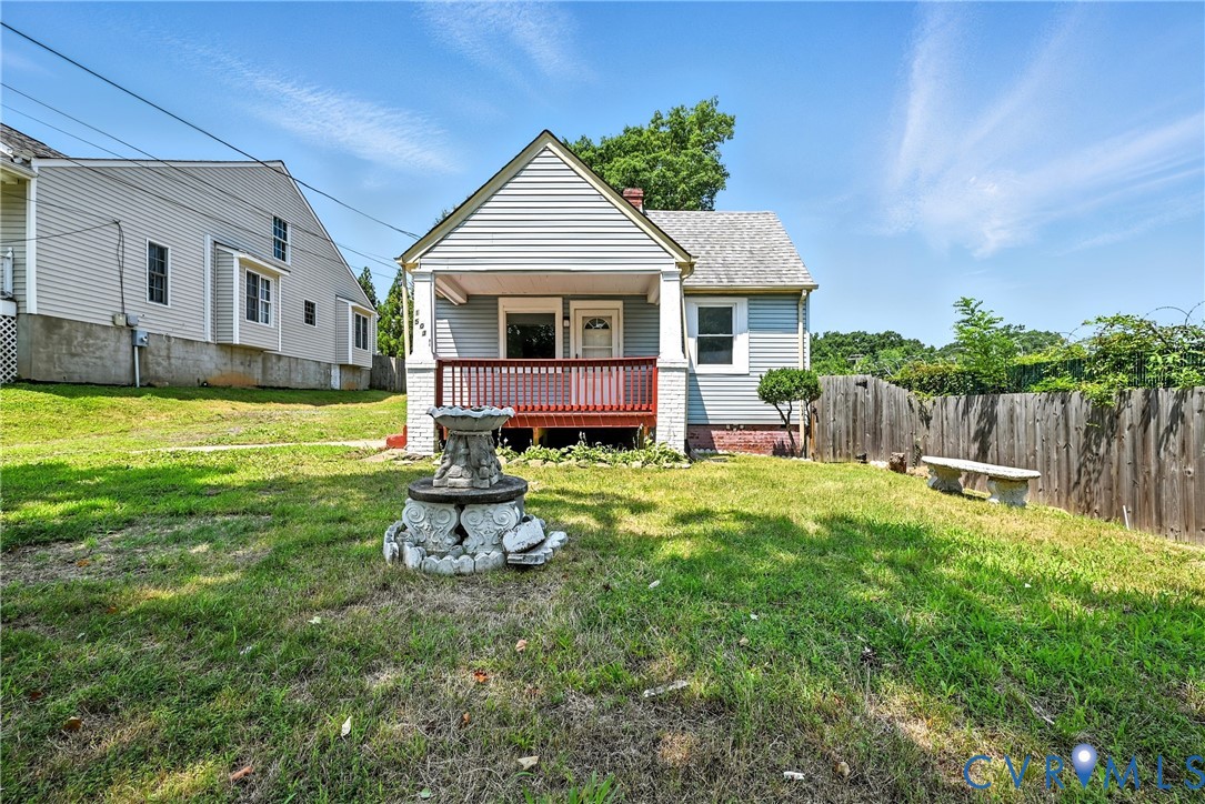 1503 Columbia St Property Photo 1