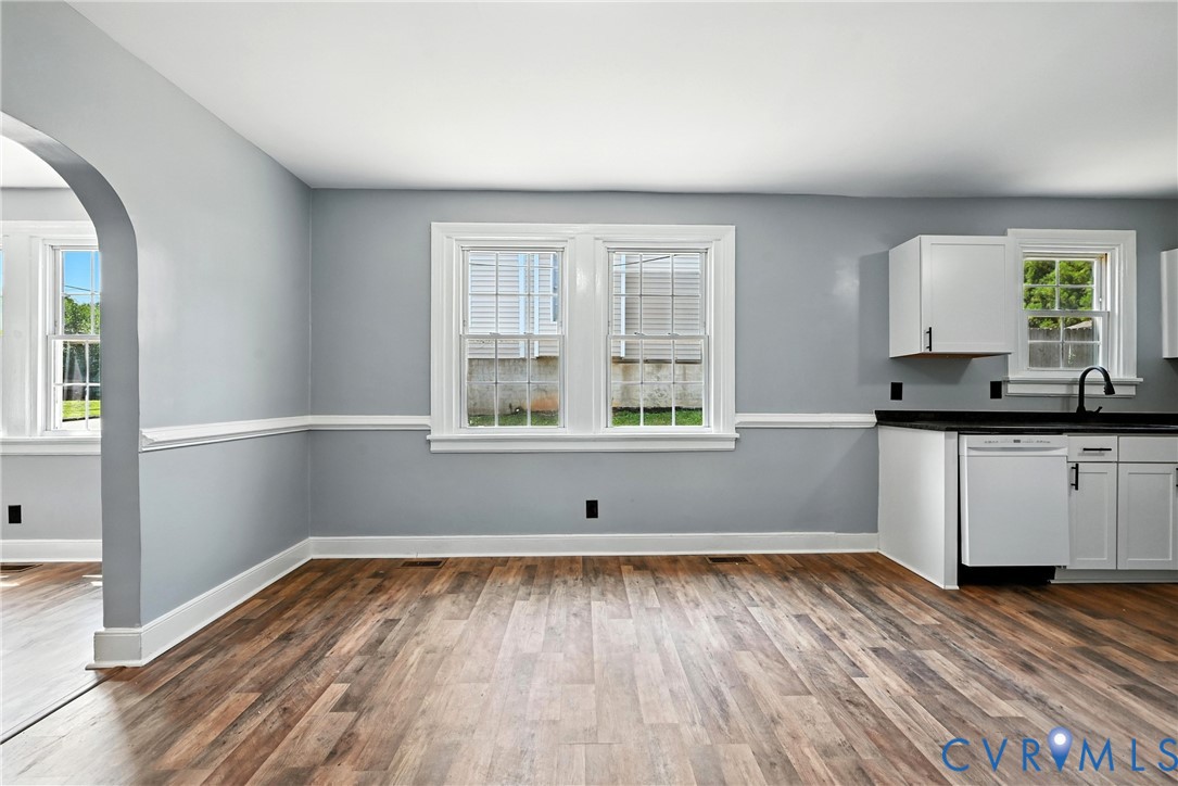 1503 Columbia St Property Photo 8