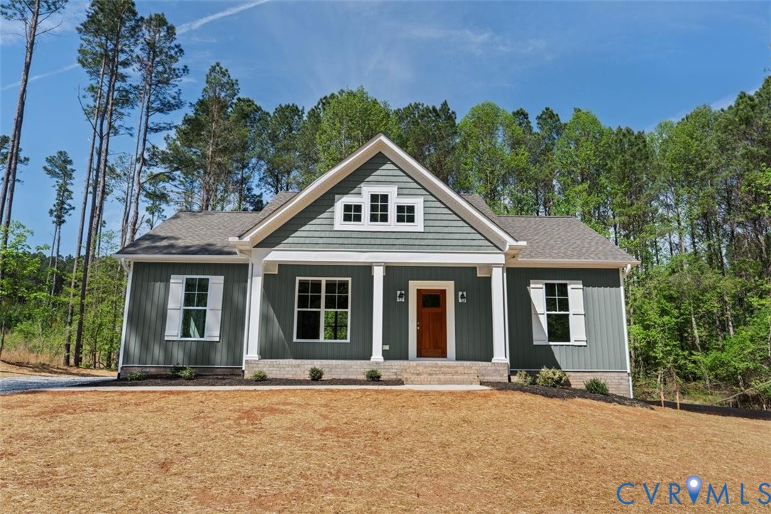 209 White Oak Ct Property Photo 2