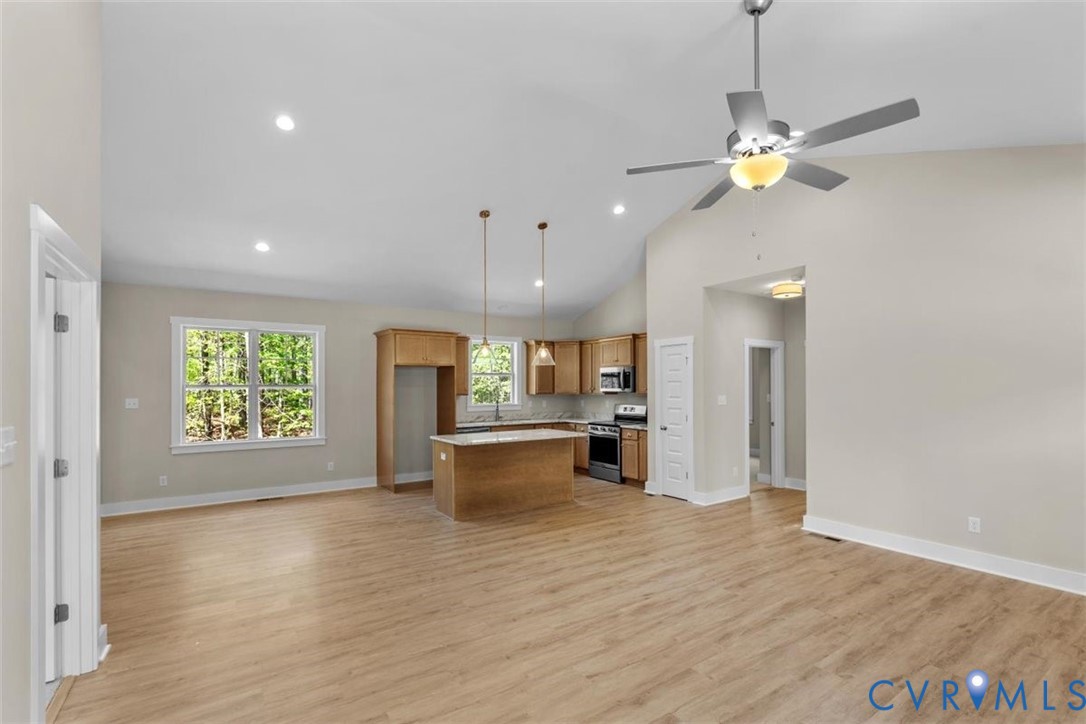 209 White Oak Ct Property Photo 12