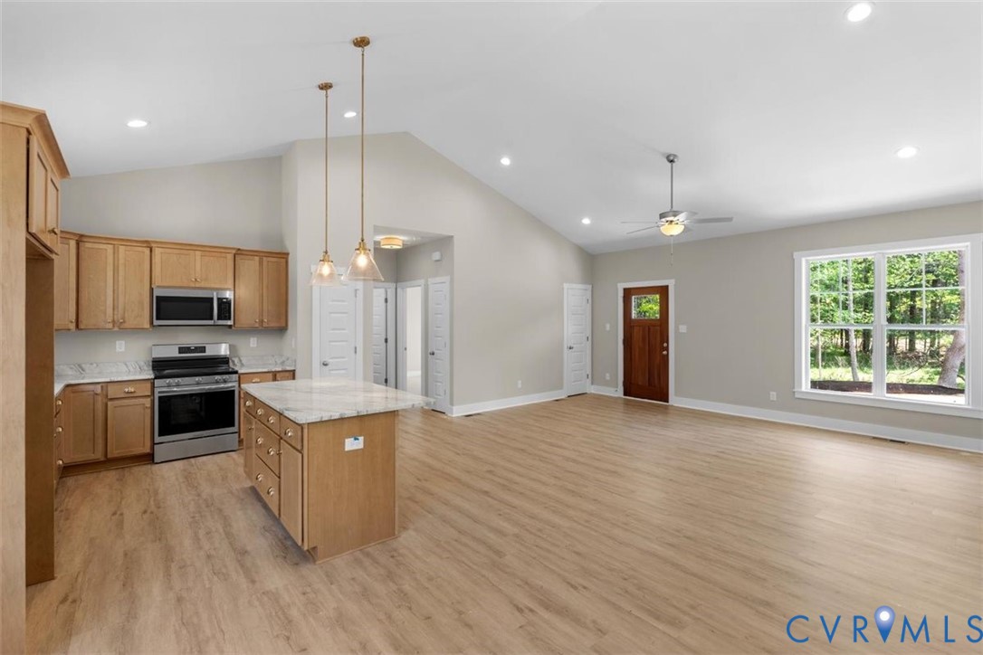 209 White Oak Ct Property Photo 13