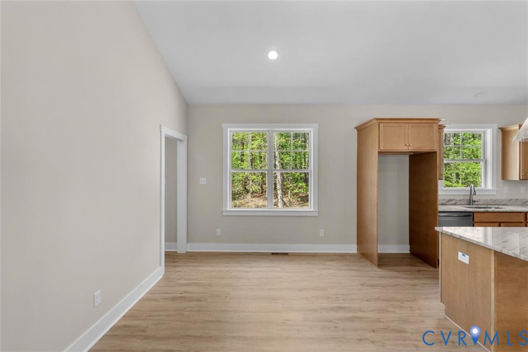 209 White Oak Ct Property Photo 14