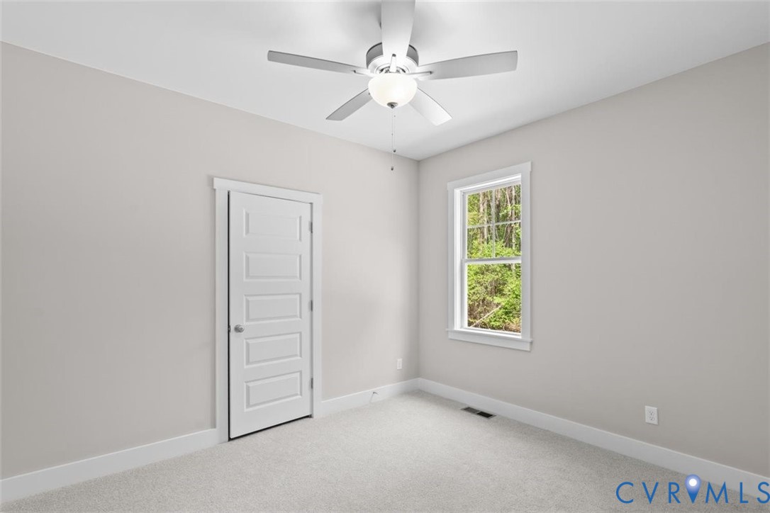 209 White Oak Ct Property Photo 26