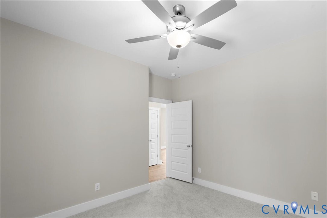 209 White Oak Ct Property Photo 27