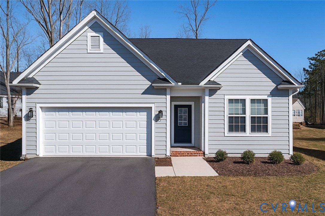 25 Essie Ct
