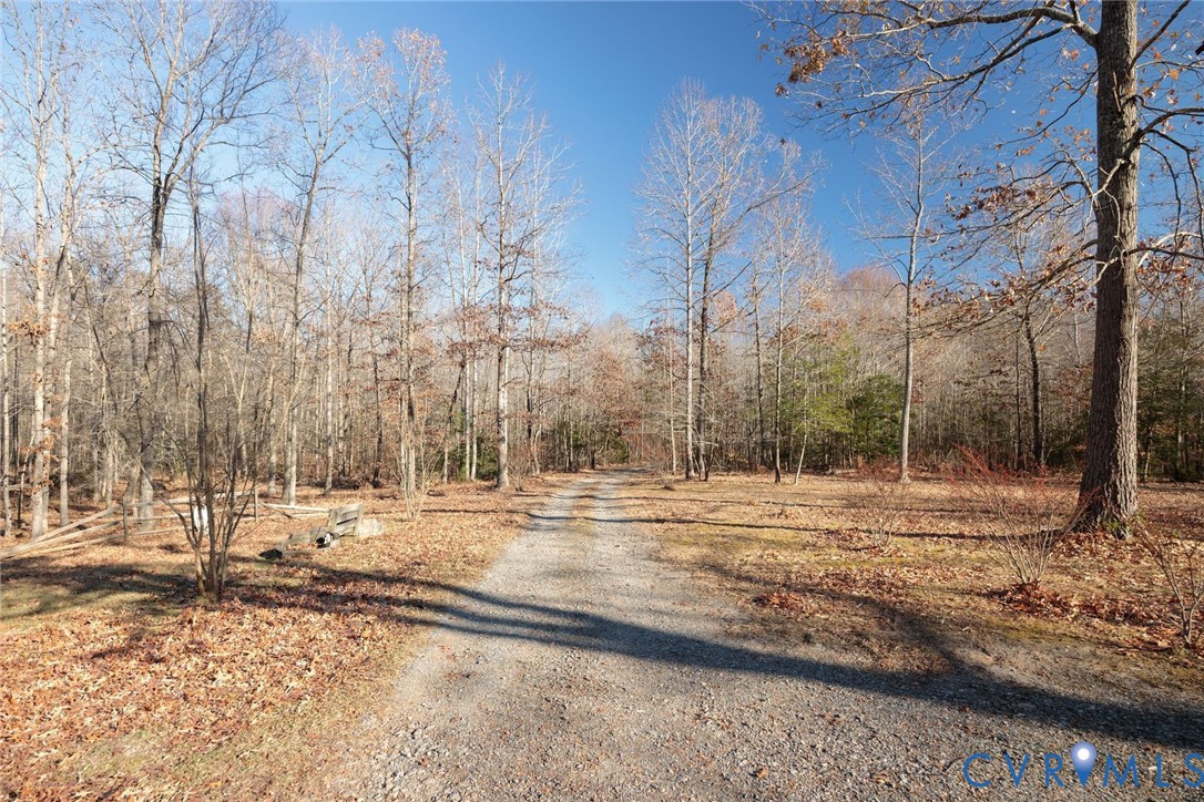 1055 Pendleton Rd Property Photo 9