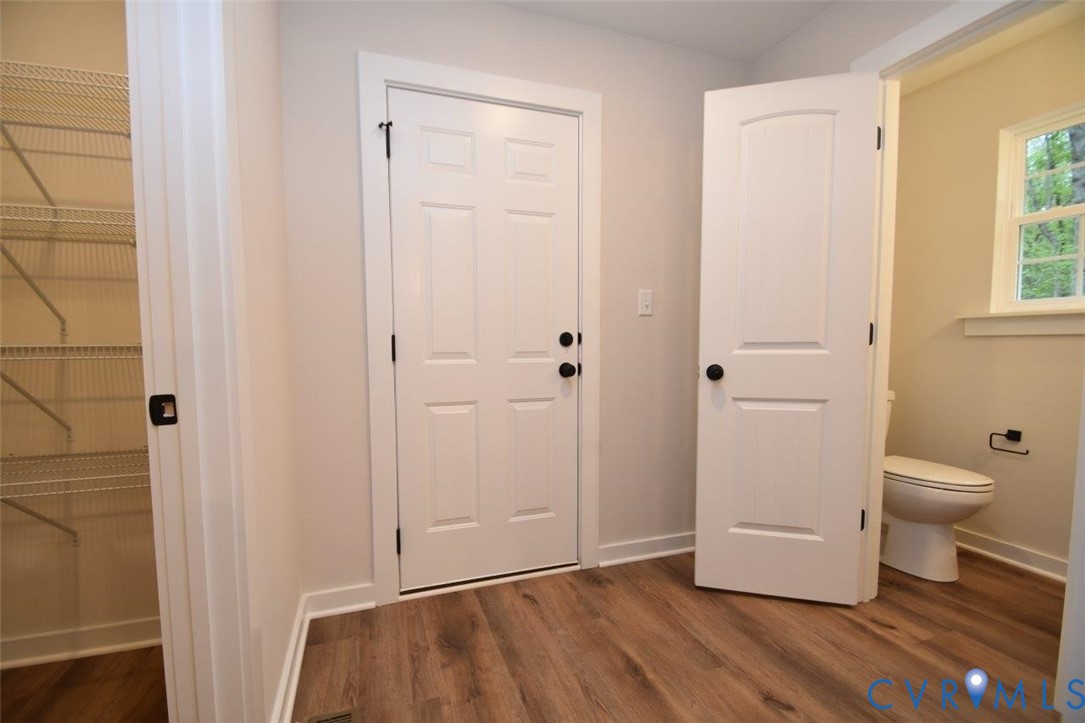 1749 Hollands Rd Property Photo 3