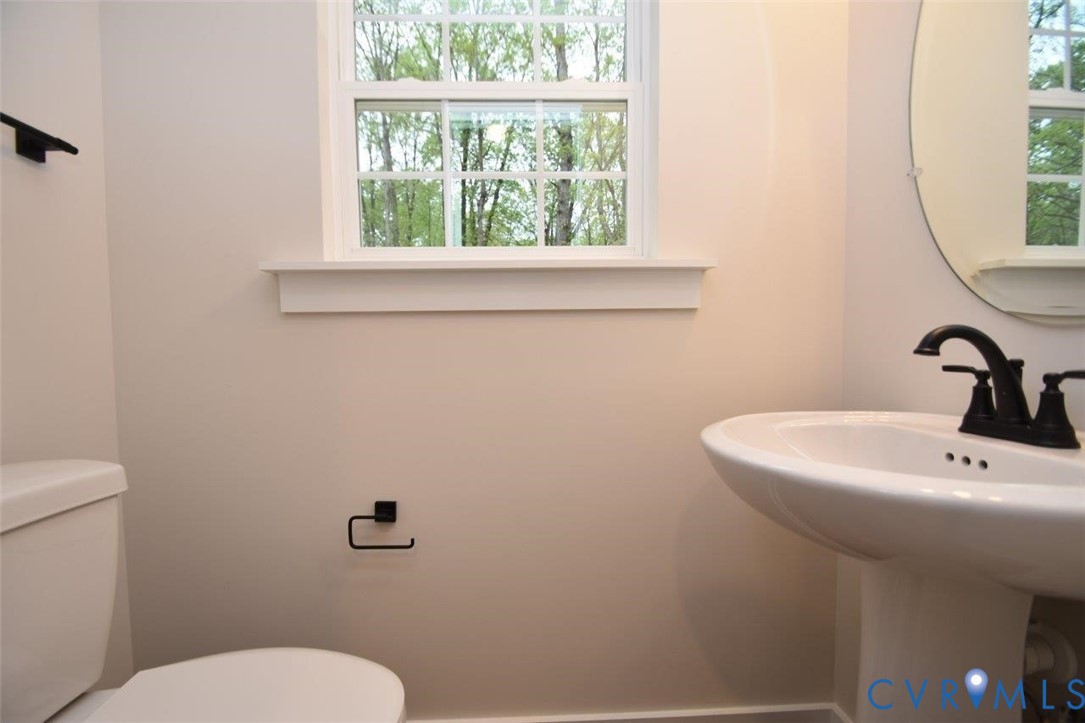 1749 Hollands Rd Property Photo 4