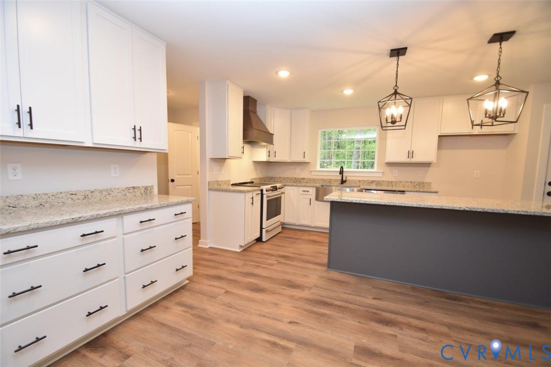 1749 Hollands Rd Property Photo 8