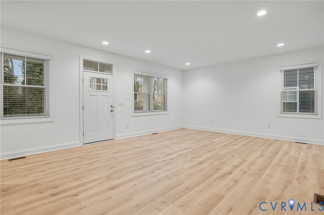653 Ellens Haven Aly Property Photo 3