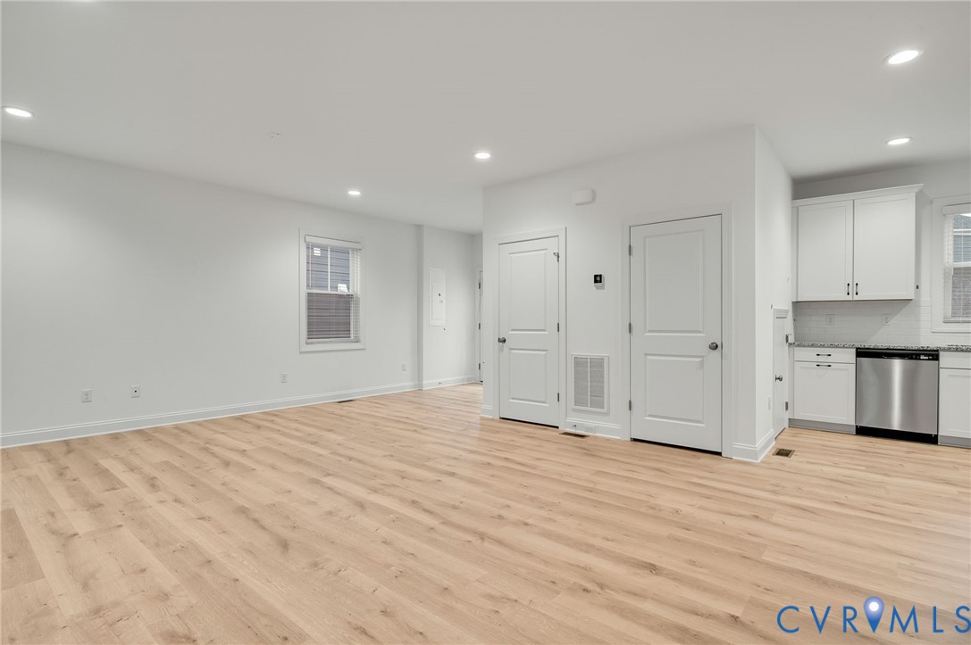 653 Ellens Haven Aly Property Photo 6