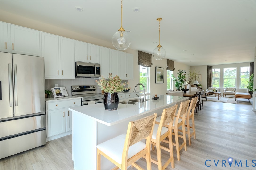 15855 Flying Cloud Aly Unit#7-2 Property Photo 6