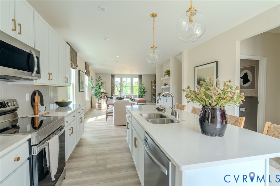 15855 Flying Cloud Aly Unit#7-2 Property Photo 7