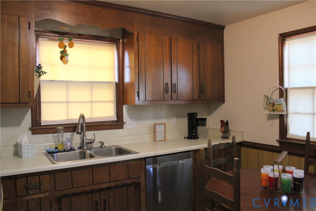 206 Fairfax Ave Property Photo 5