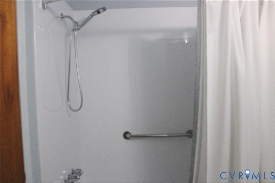 206 Fairfax Ave Property Photo 9